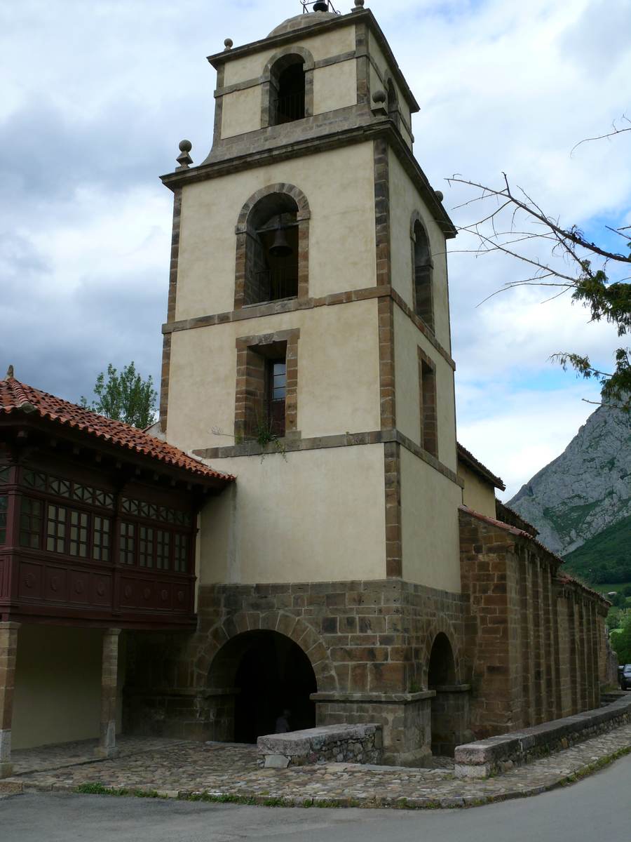 Colegiata de San Pedro de Teverga