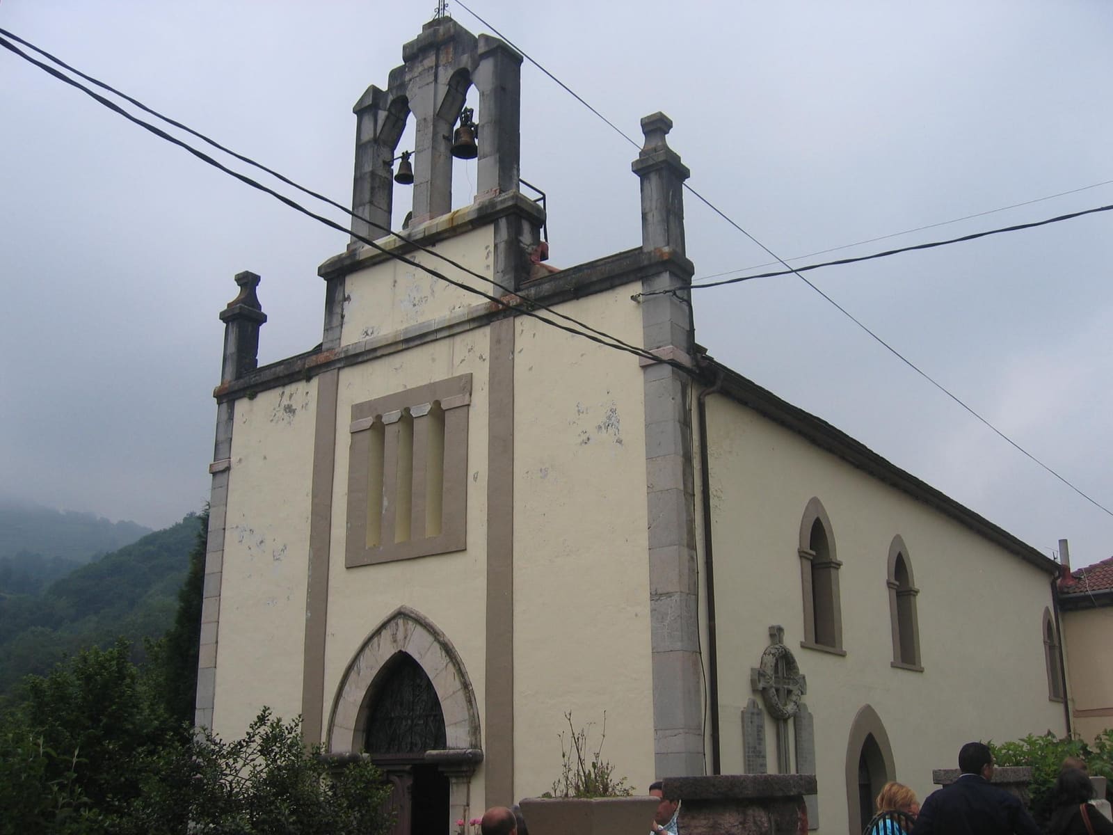 Iglesia de San Julián de Bárzana