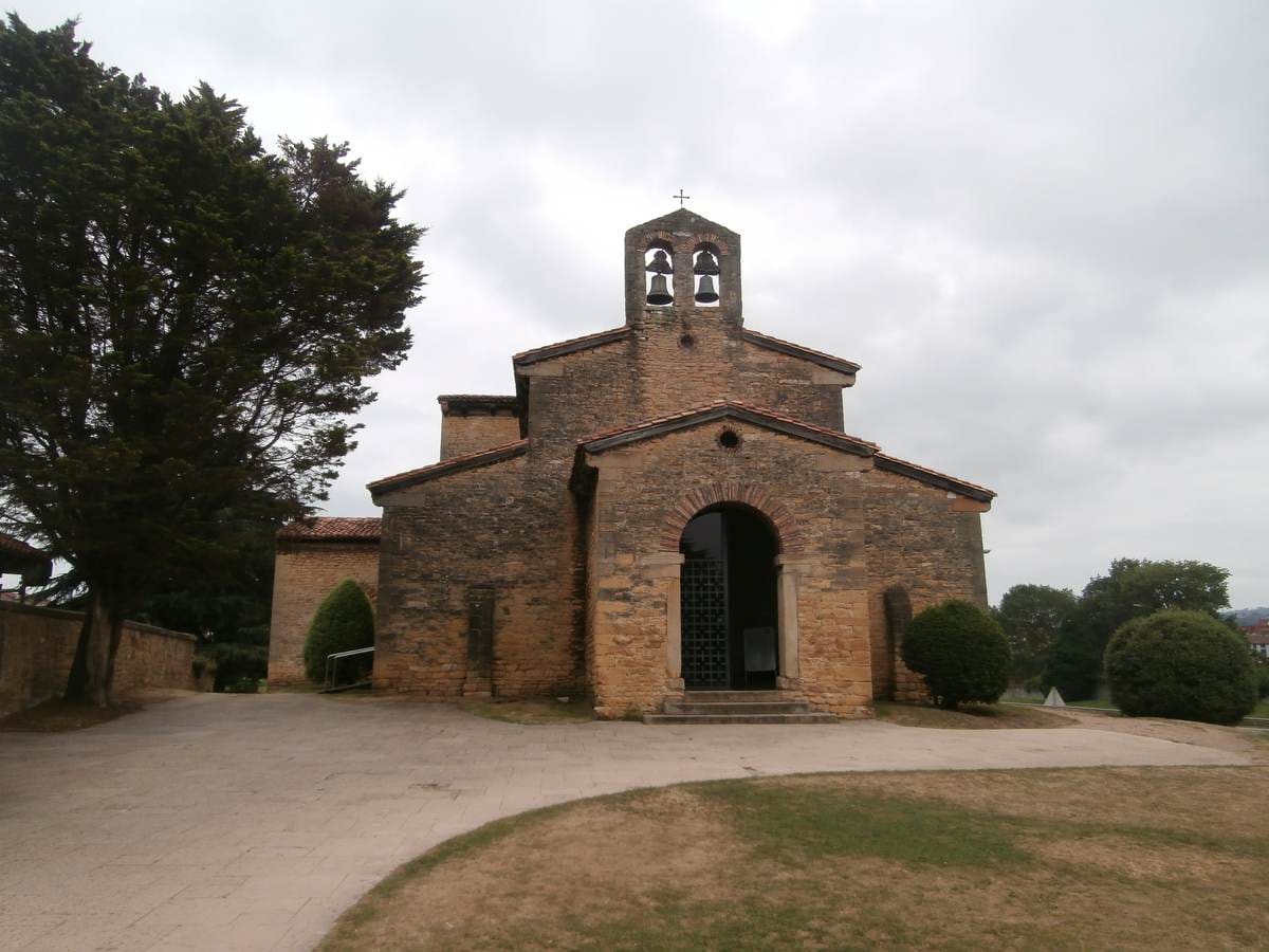 Iglesia de San Julián de los Prados (Santullano)