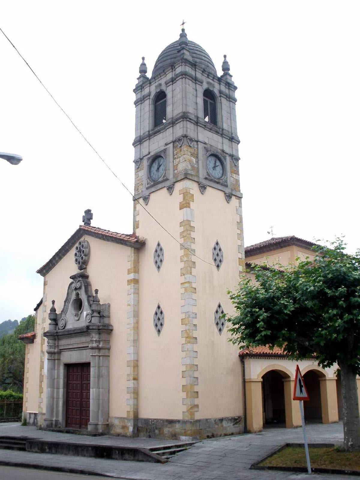 Iglesia de San Pedro de Villamayor