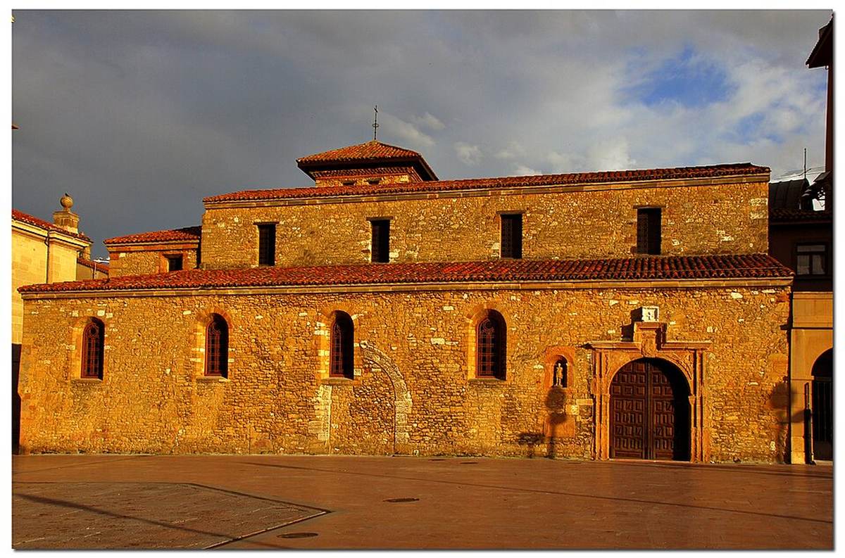 Iglesia de San Tirso el Real