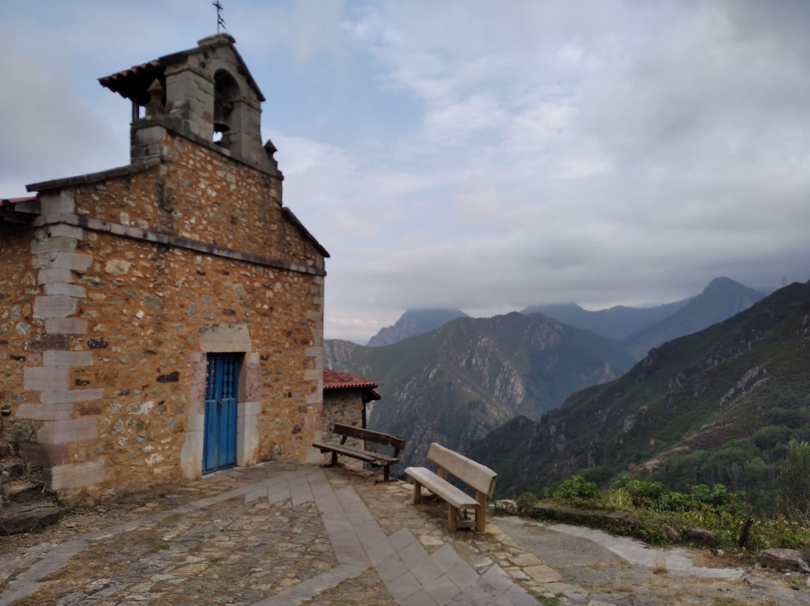 Iglesia de Santa María de Bandujo