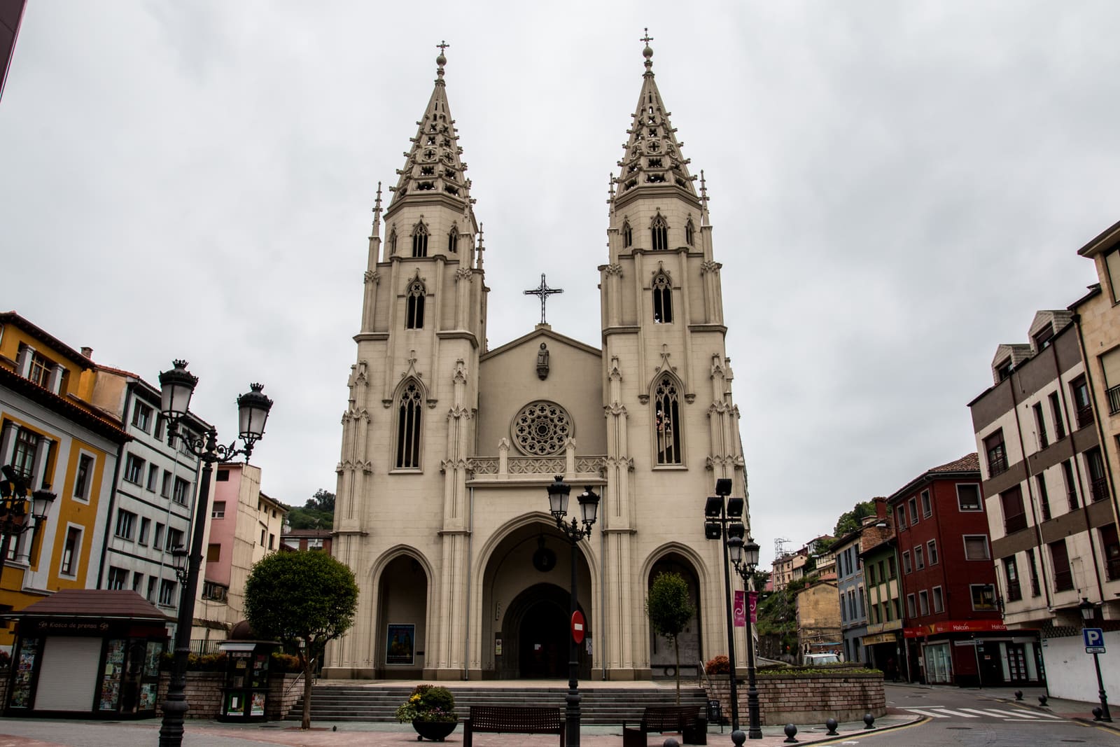 Iglesia de Santiago Apóstol de Sama