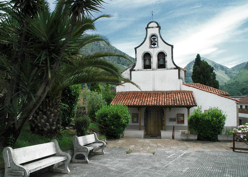 Iglesia de Santa Eulalia de Morcín (Santolaya)