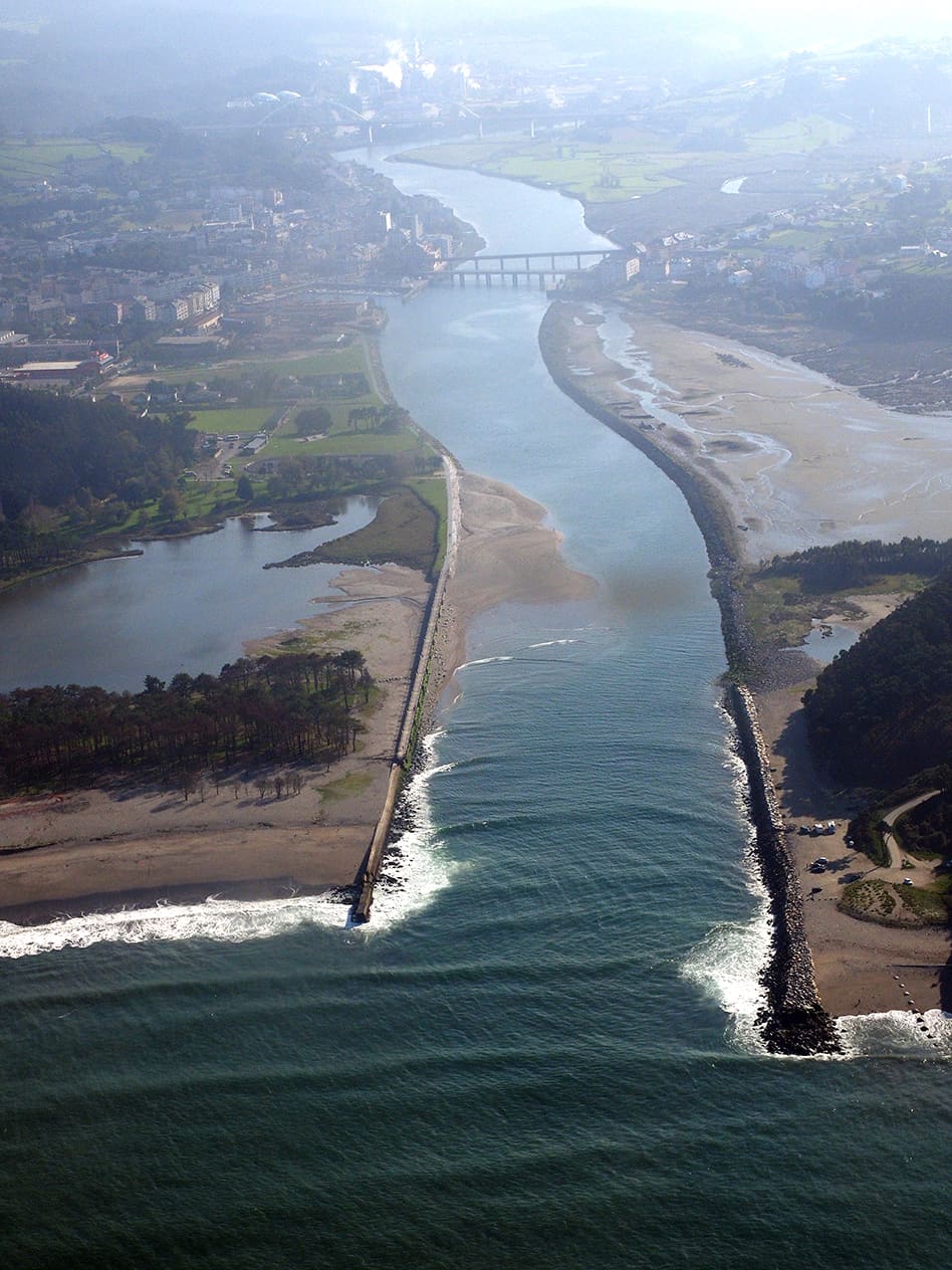 Puerto de Navia