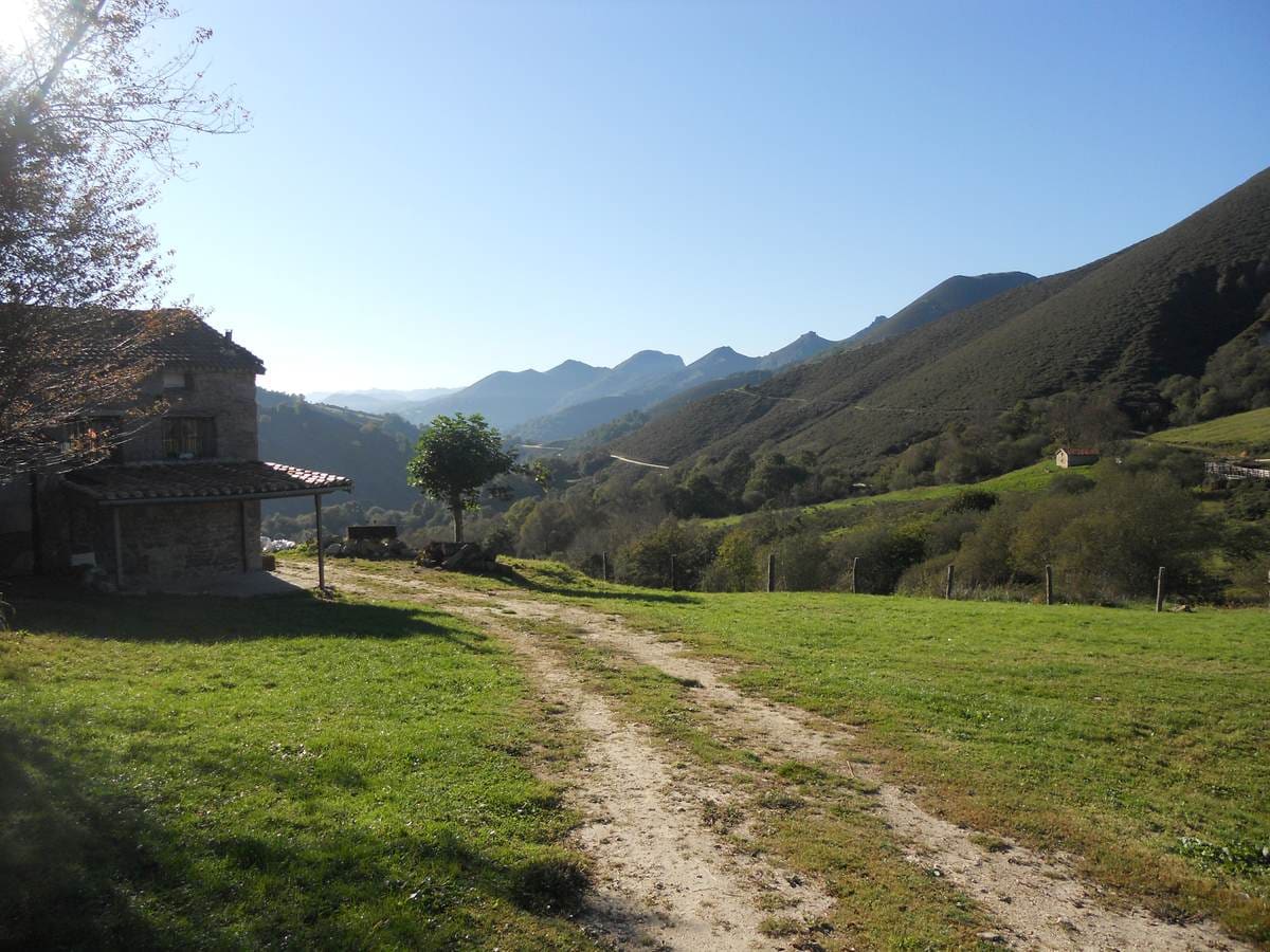 Sierra de Peñamayor y Les Praeres
